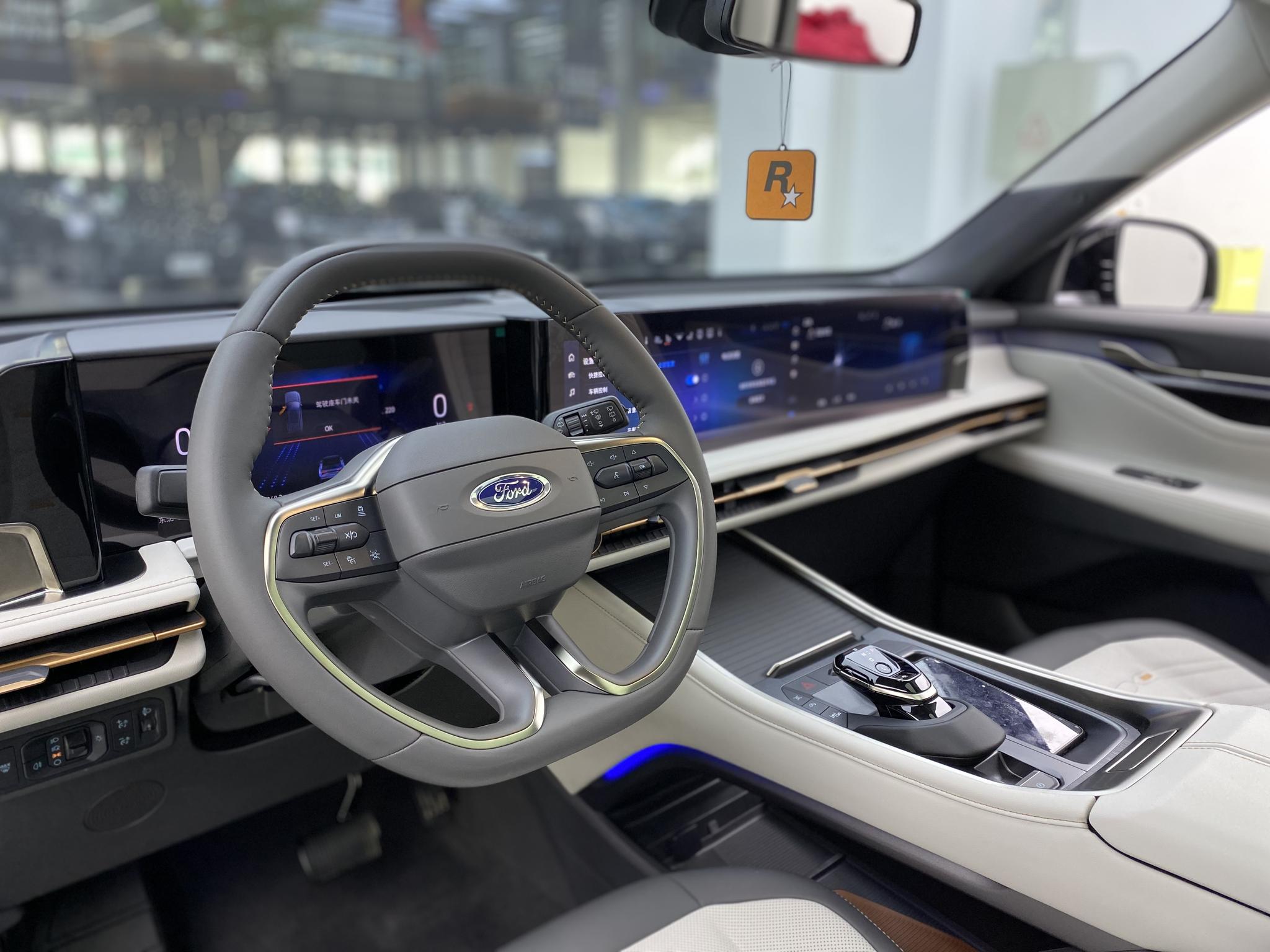 Ford Edge 2023 L 2.0T EcoBoost мест
