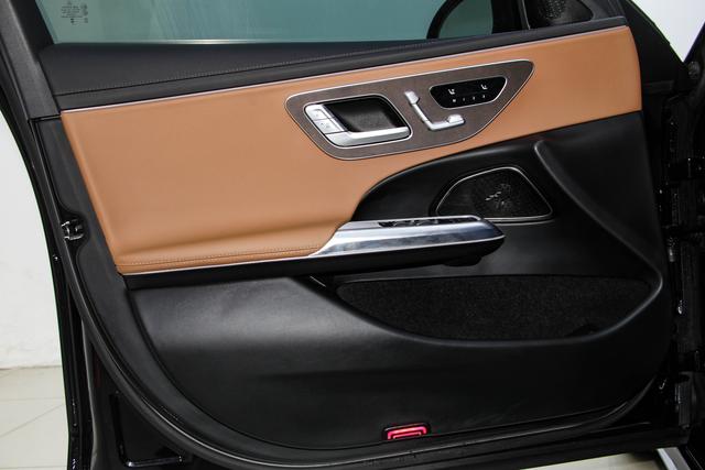 Mercedes-Benz E-Class 2024 E 300 L — фото 13