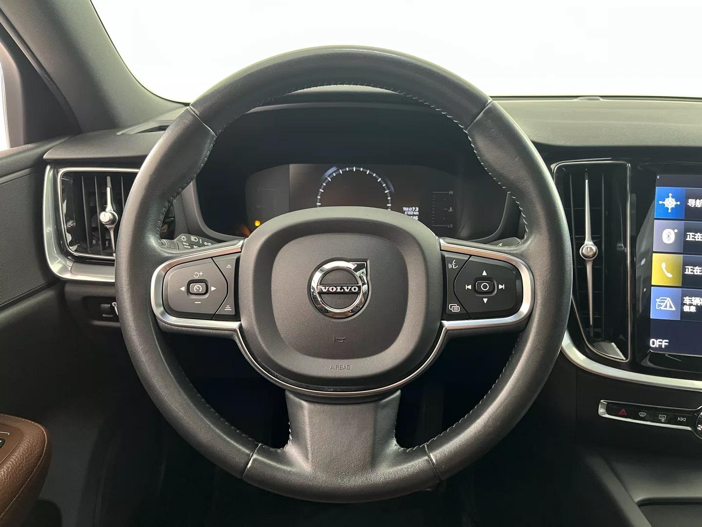 Volvo S60 2022 B4 Luxury
