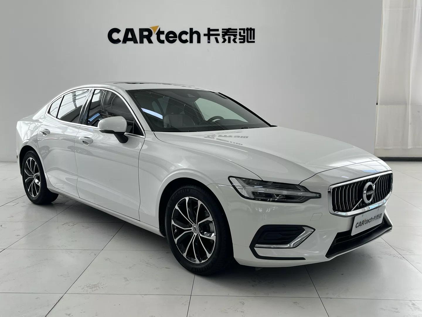 Volvo S60 2022 B4 Luxury
