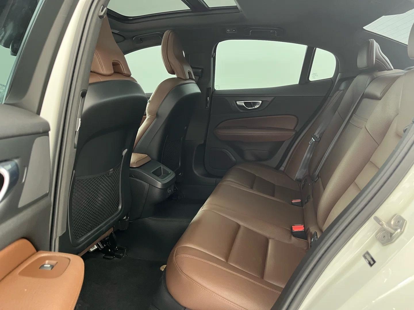 Volvo S60 2022 B4 Luxury