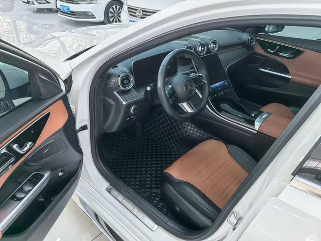 Mercedes-Benz Class C 2023 Белый из Китая