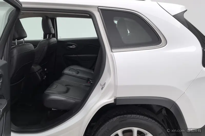Jeep Cherokee — фото 14