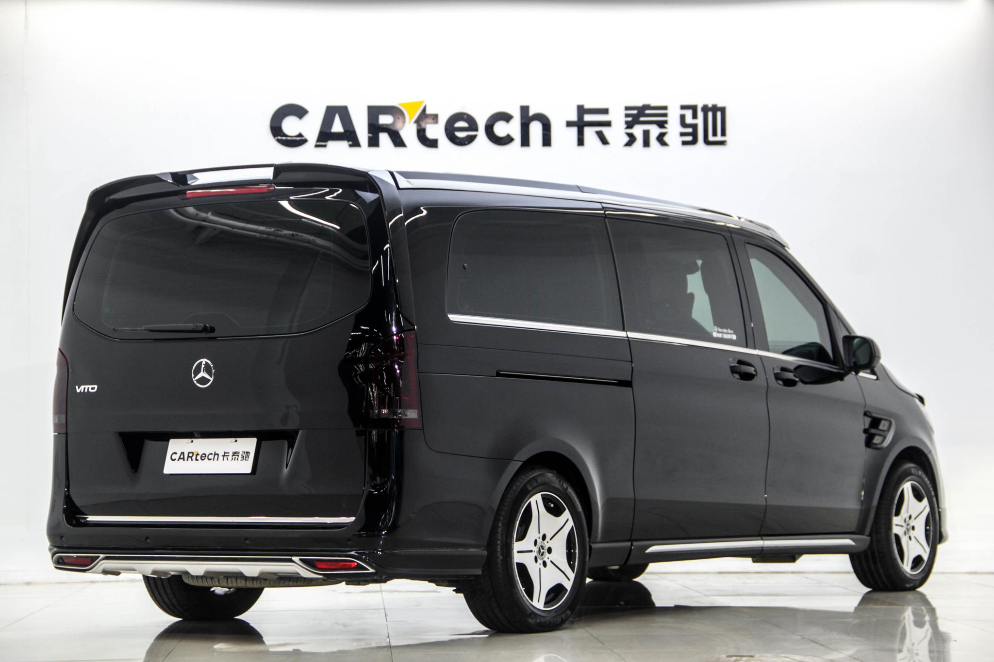 Mercedes-Benz Vito 2023 2.0T 7 мест