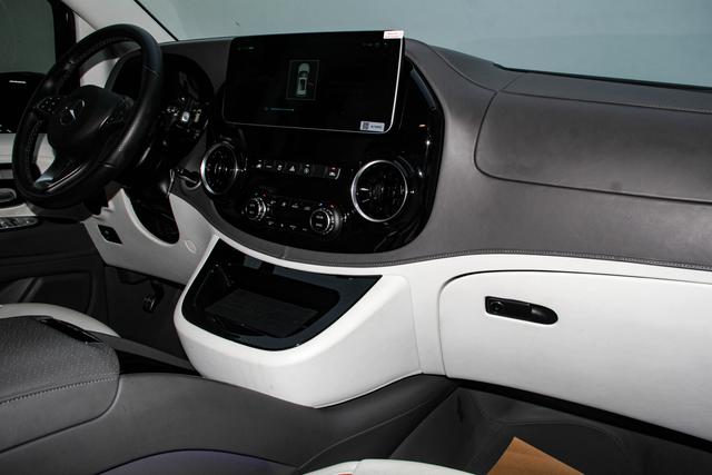 Mercedes-Benz Vito 2023 2.0 T 7 — фото 14