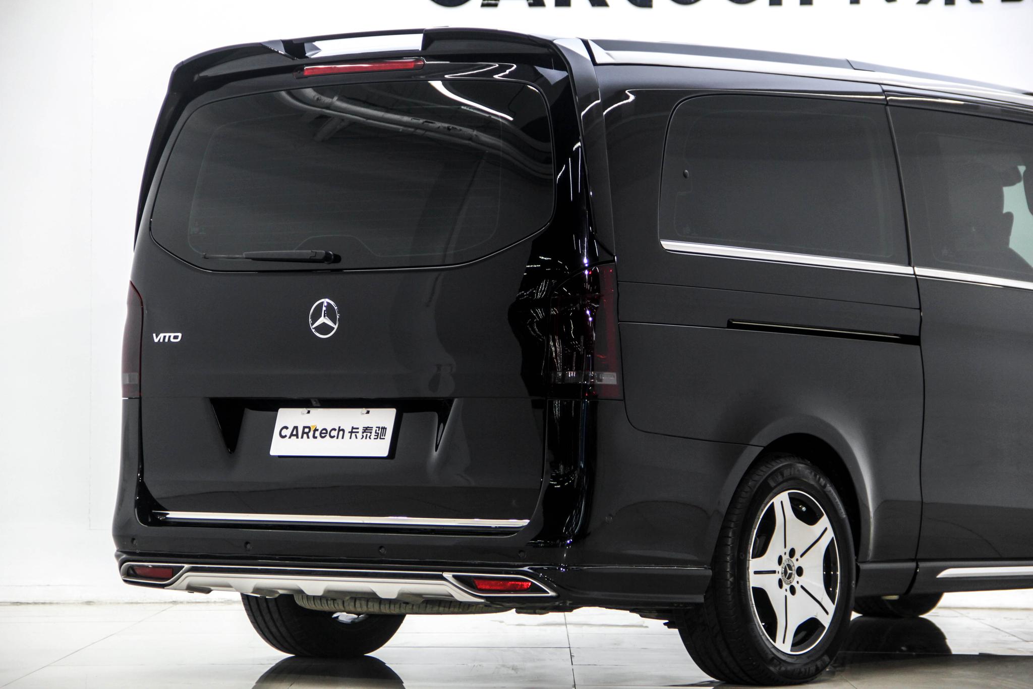 Mercedes-Benz Vito 2023 2.0T 7 мест
