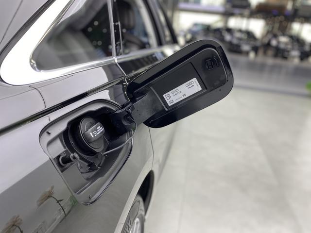 Audi A8 id 3816875 из Китая 36