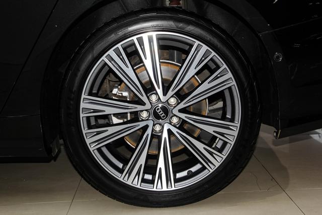 Audi A6L 2024 45 TFSI quattro — фото 14