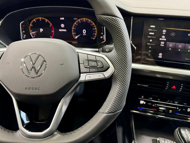 Volkswagen Passat id 3824381 из Китая 8