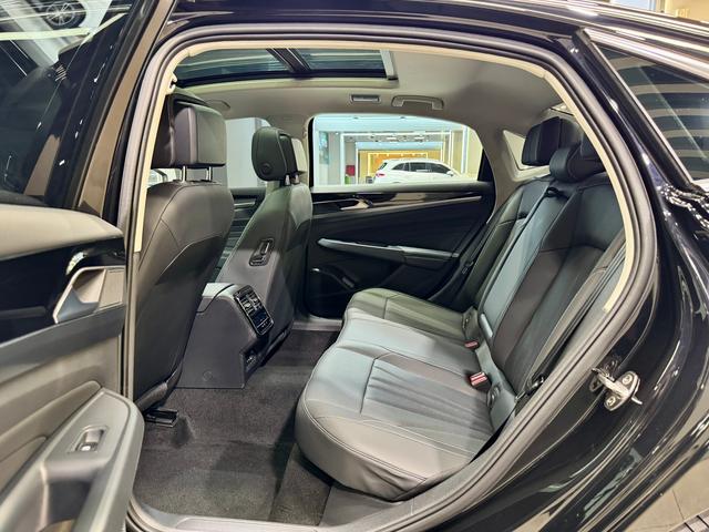 Volkswagen Passat id 3824381 из Китая 9