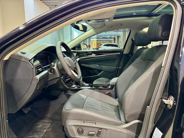 Volkswagen Passat id 3824381 из Китая 18