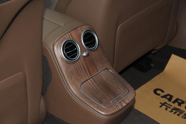 Mercedes-Benz E-Class 2023 E 300 L — фото 17