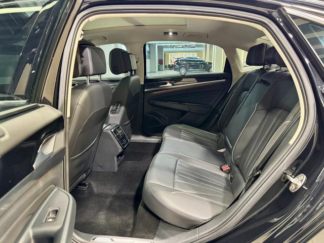 Volkswagen Passat id 3837399 из Китая 12