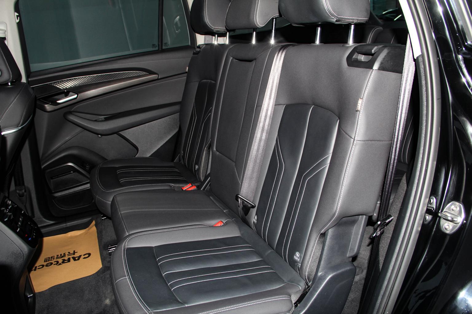 Audi Q6 2024 40TFSI quattro guan yun xing yu lin tao zhuang 7 seats