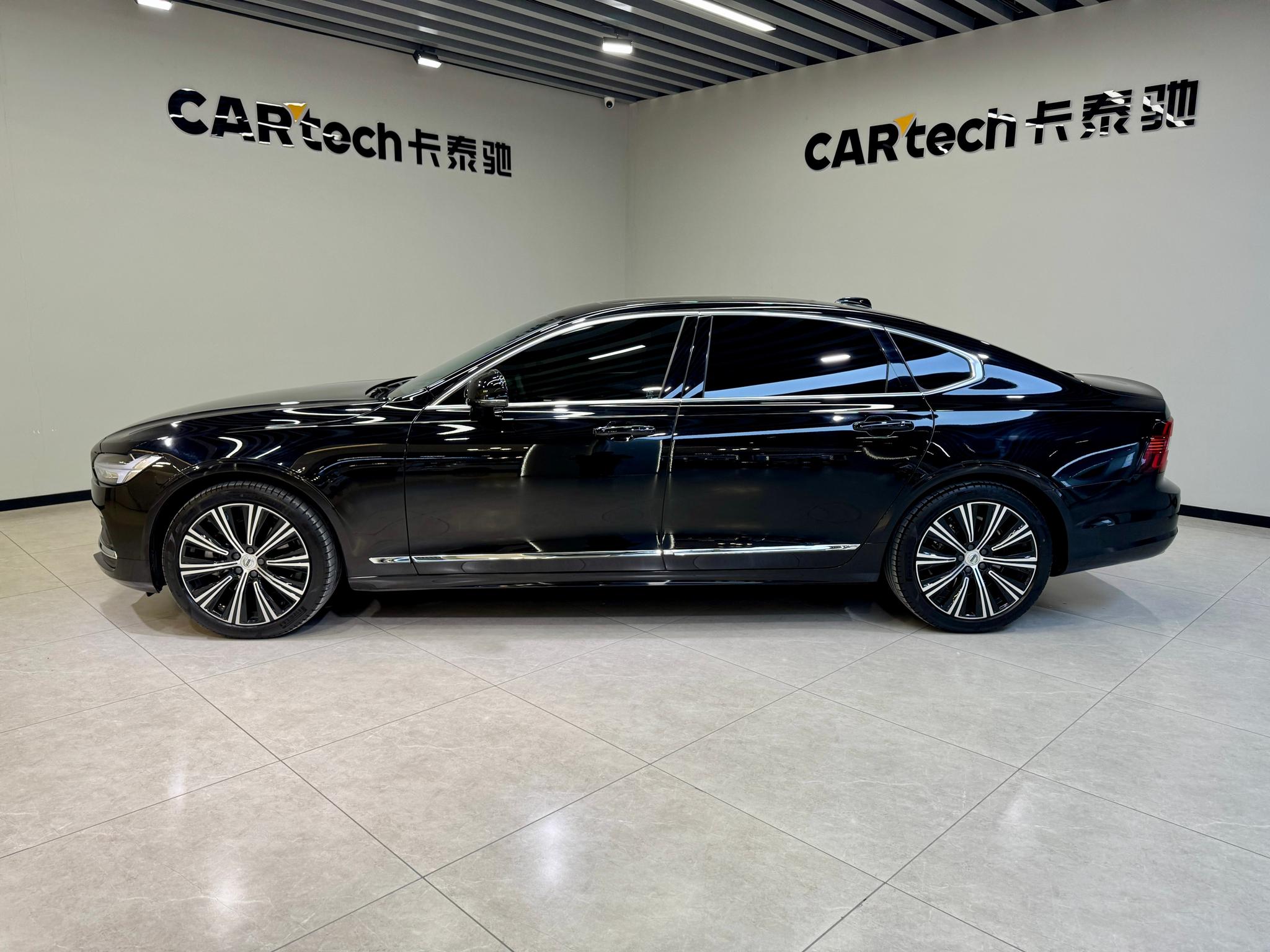 Volvo S90 2025 B5 Luxury
