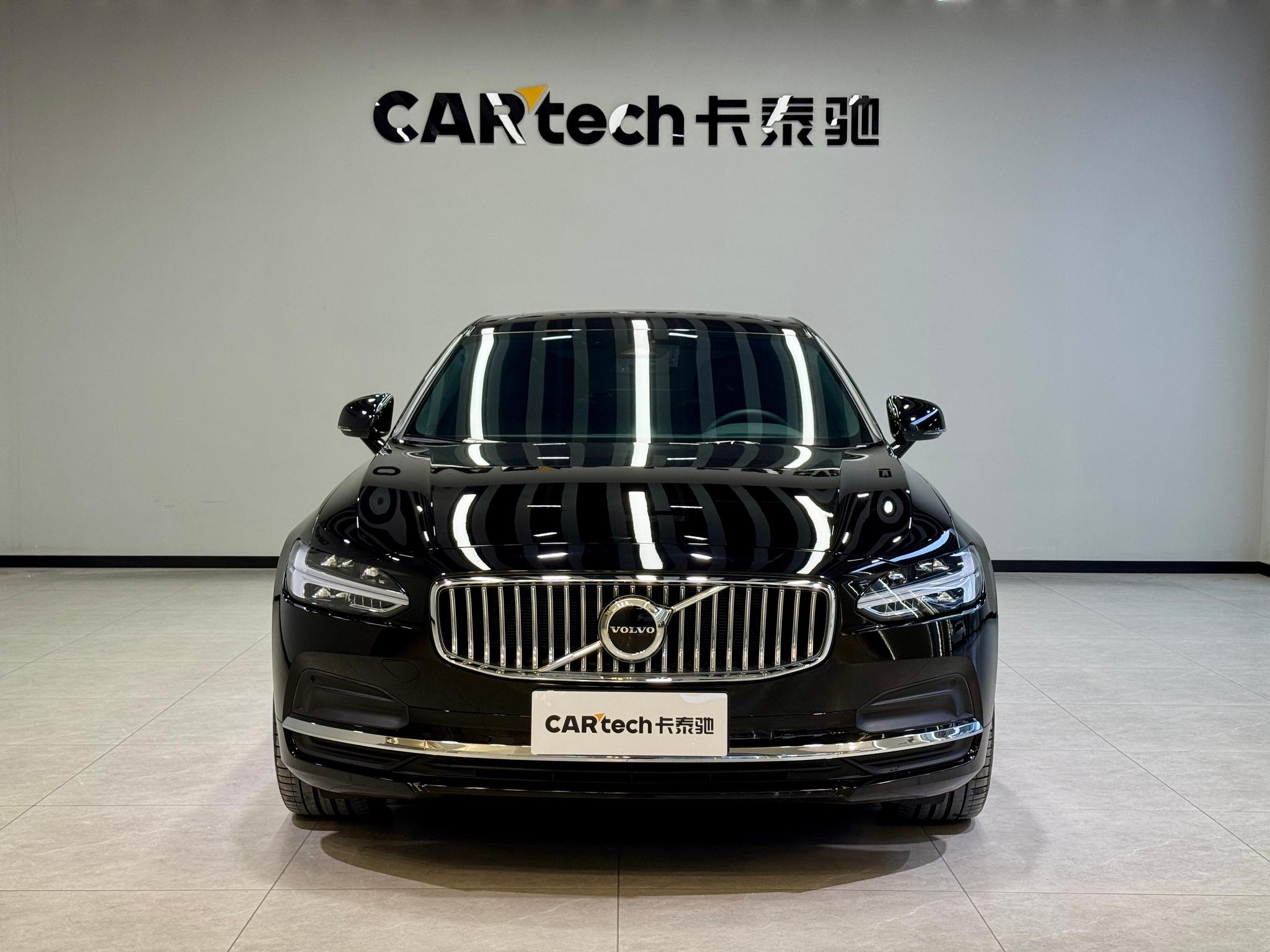 Volvo S90 2025 B5 Luxury