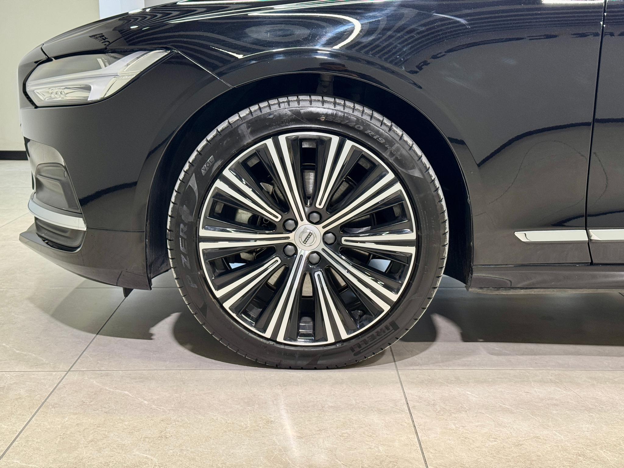 Volvo S90 2025 B5 Luxury