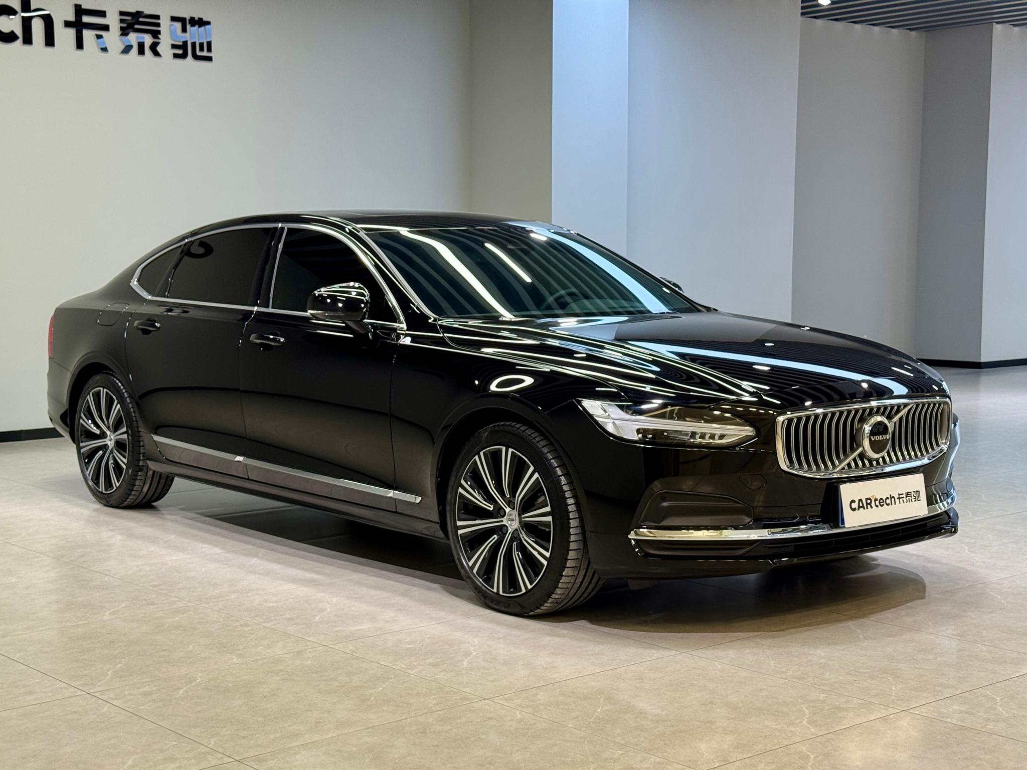 Volvo S90 2025 B5 Luxury