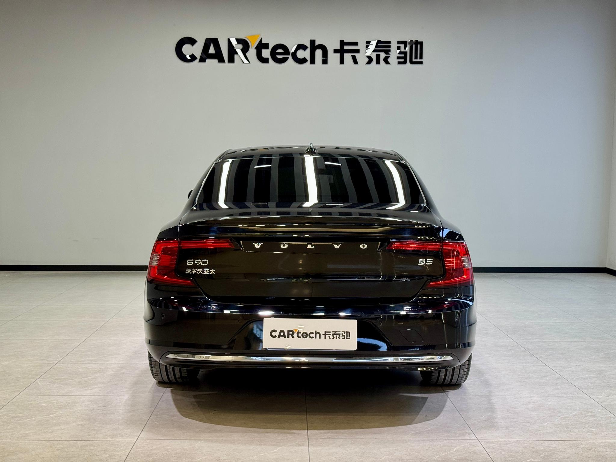 Volvo S90 2025 B5 Luxury