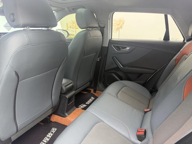 Audi Q2L id 3769314 из Китая 17