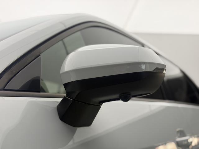 Audi Q2L id 3769314 из Китая 22