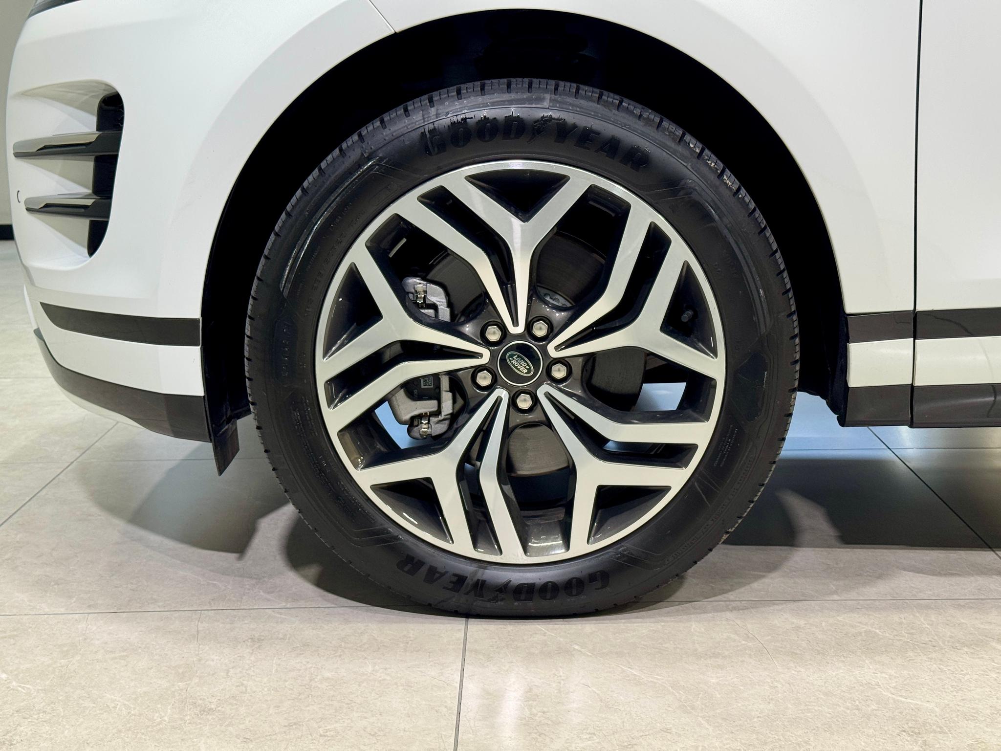 Land Rover Range Rover Evoque 2024 L 2.0T SE