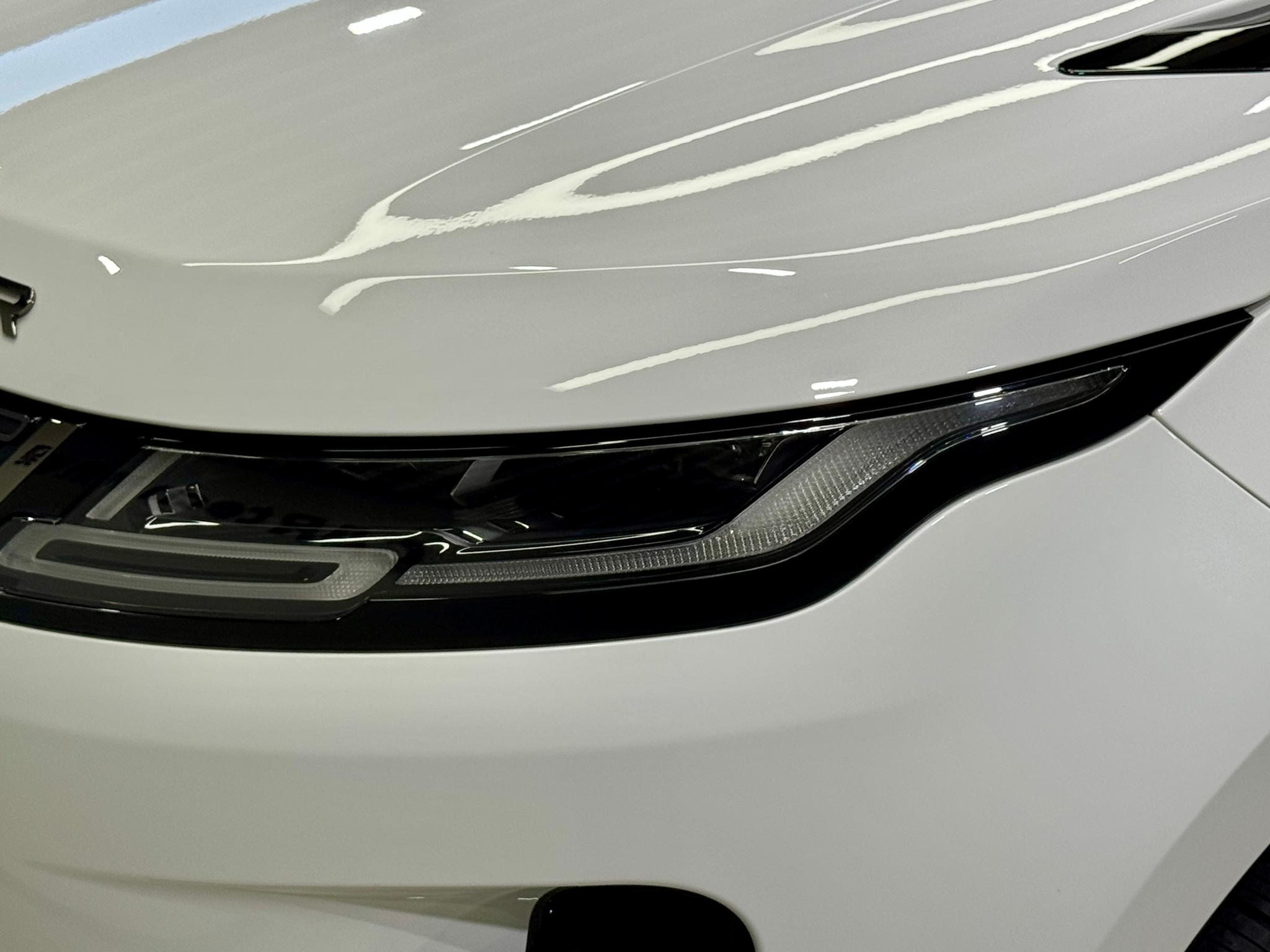 Land Rover Range Rover Evoque 2024 L 2.0T SE