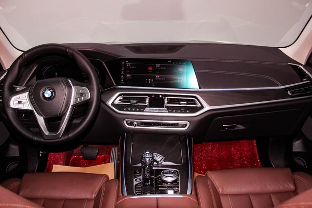 BMW X7 2020 x Drive 40i Leading — фото 18