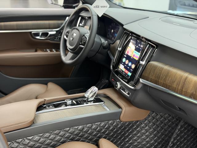 Volvo S90 2022 Черный из Китая, фото 2