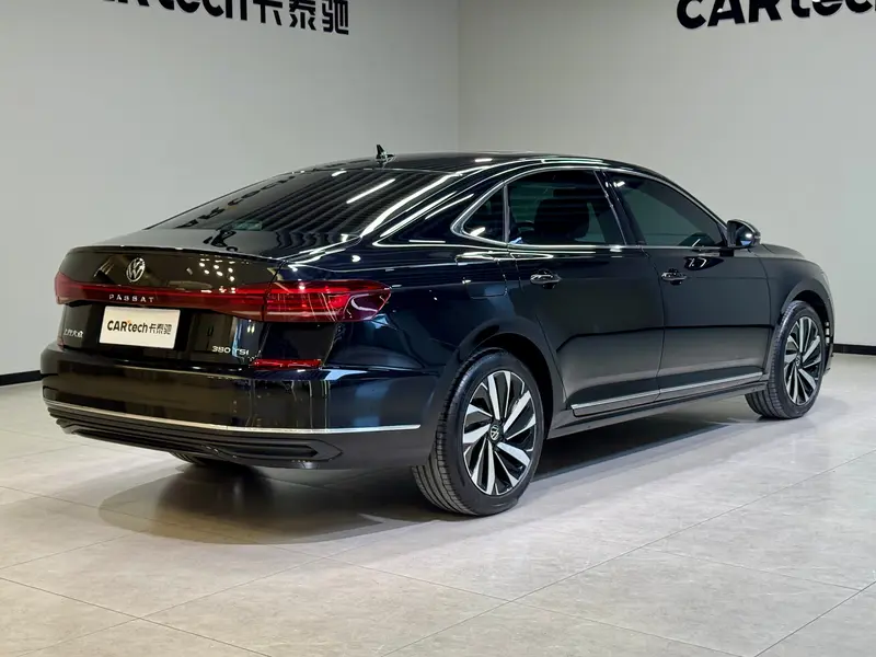 Volkswagen Passat — фото 7