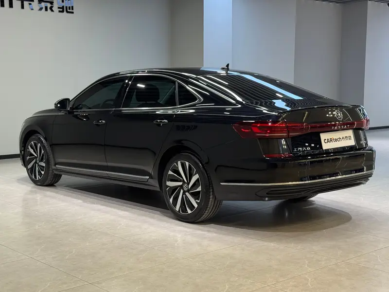 Volkswagen Passat — фото 5