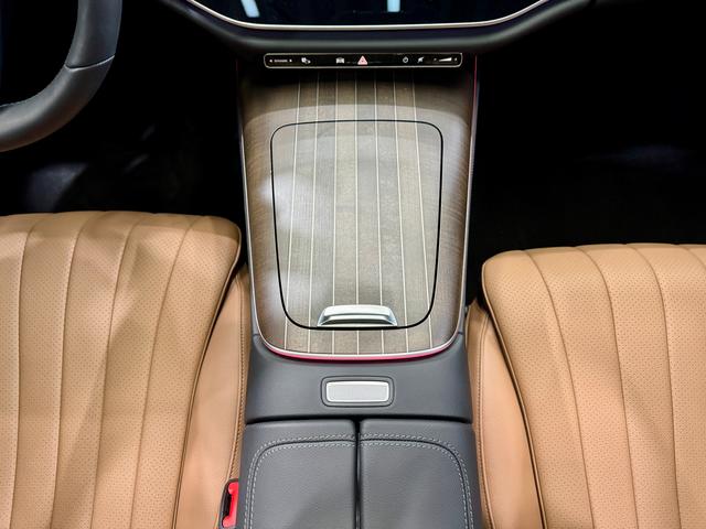 Mercedes-Benz E-Class 2024 E 300 L Luxury — фото 13