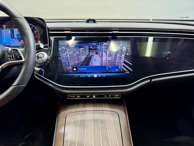 Mercedes-Benz E-Class 2024 E 300 L Luxury — фото 14