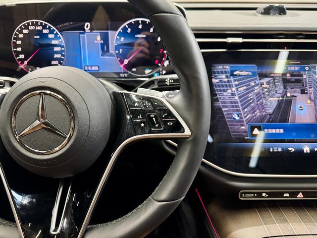 Mercedes-Benz E-Class 2024 E 300 L Luxury — фото 17
