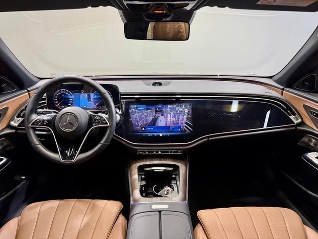 Mercedes-Benz E-Class 2024 E 300 L Luxury — фото 18