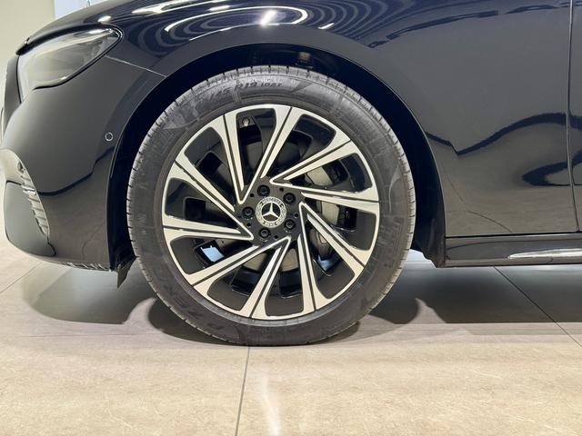 Mercedes-Benz E-Class 2024 E 300 L Luxury — фото 11