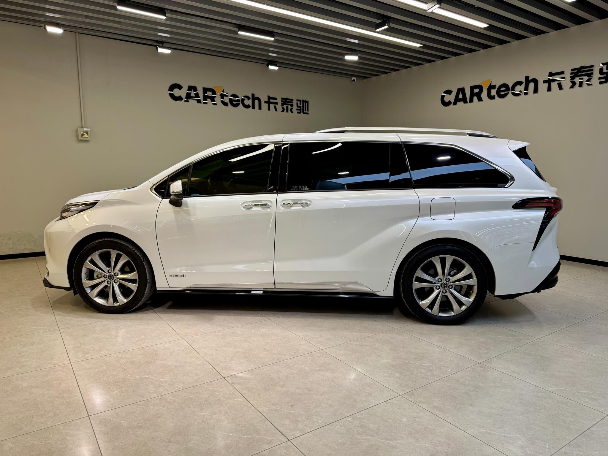 Toyota Sienna 2023 2.5L