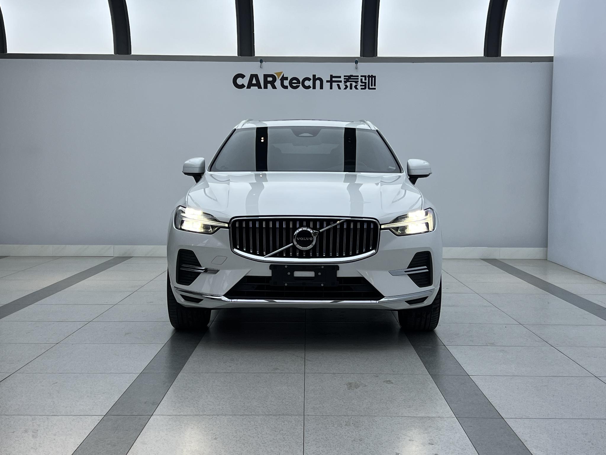 Volvo XC60 2023 B5 Luxury