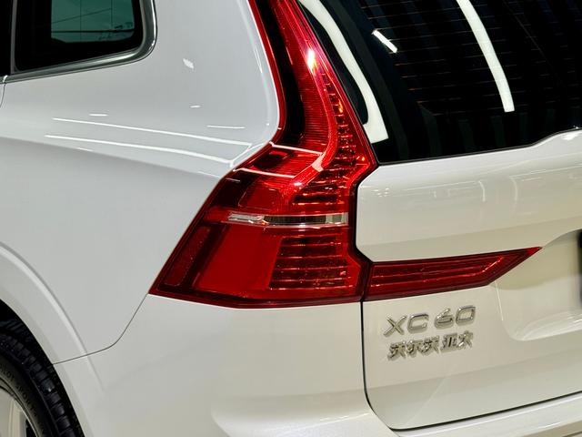 Volvo XC60 2022 B 5 4 WD — фото 10