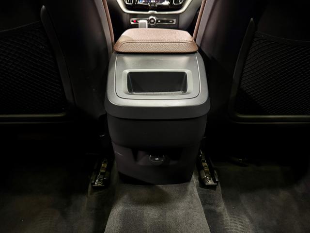 Volvo XC60 2022 B 5 4 WD — фото 18