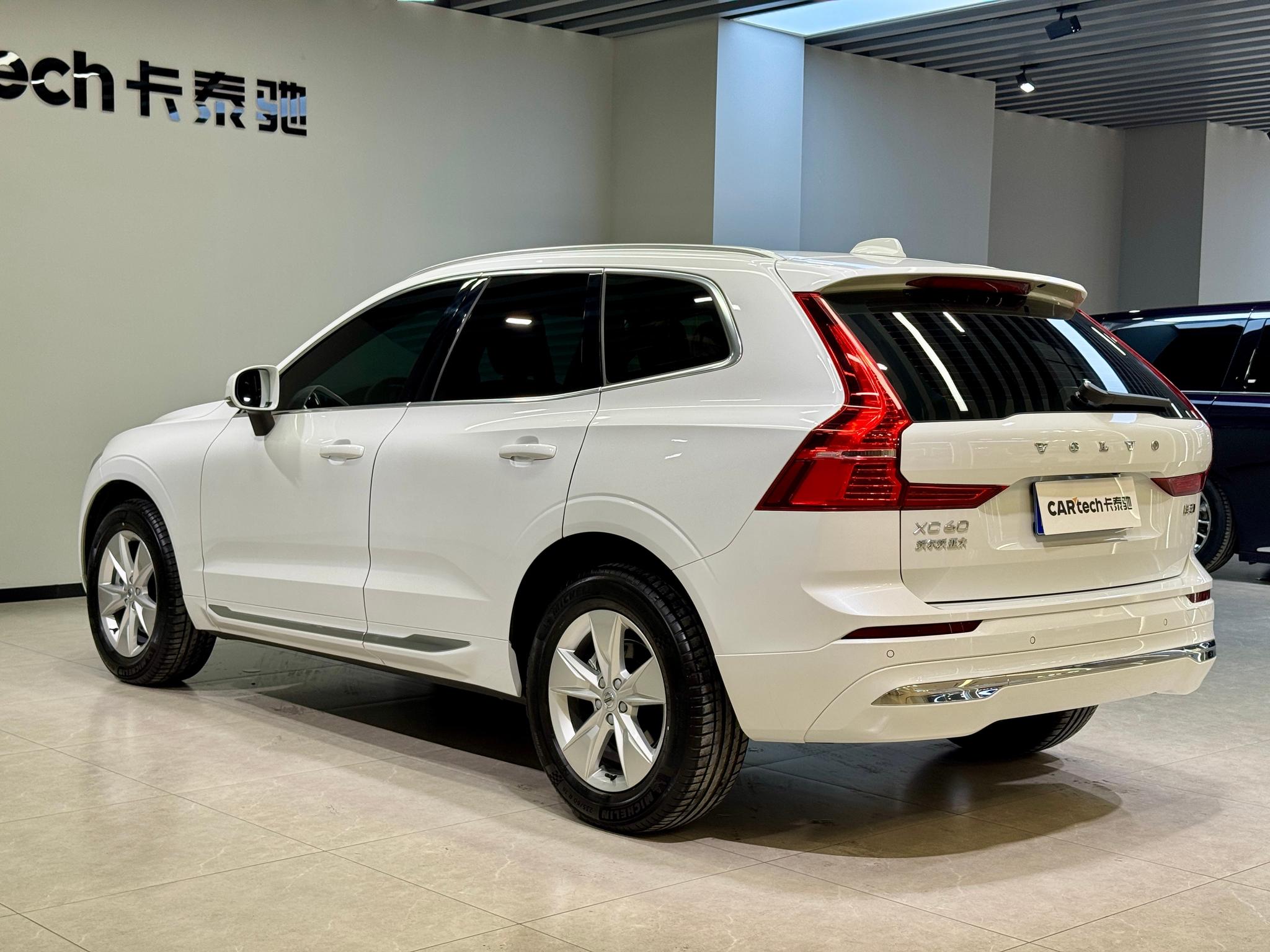 Volvo XC60 2022 B5 Luxury