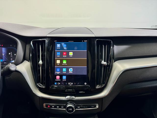 Volvo XC60 2022 B 5 4 WD — фото 15