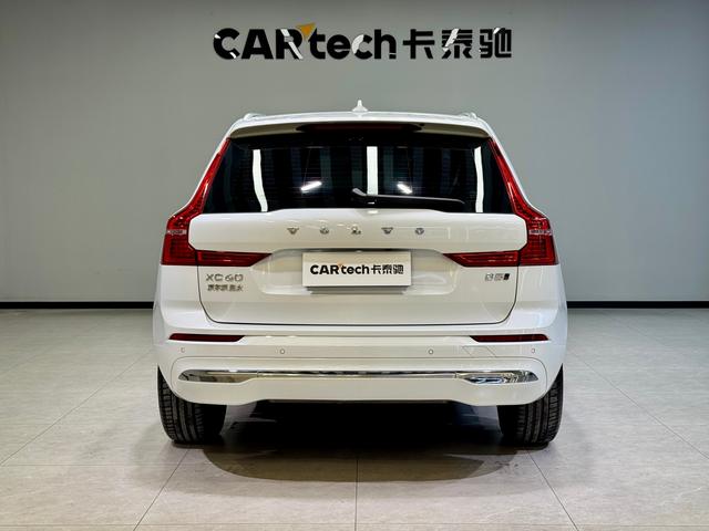 Volvo XC60 2022 B 5 4 WD — фото 6