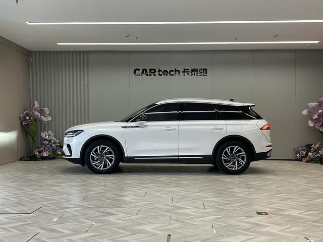 Lincoln Corsair 2023 2.0 T 2 WD — фото 4