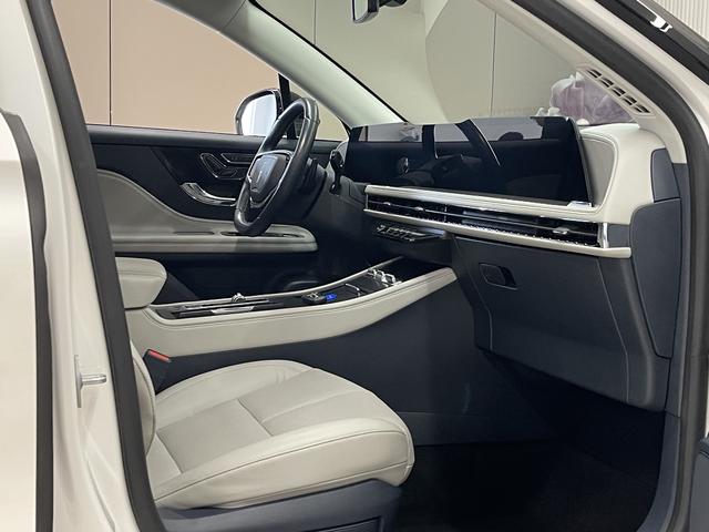 Lincoln Corsair 2023 2.0 T 2 WD — фото 12