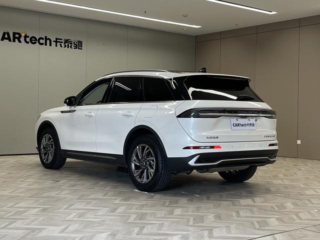 Lincoln Corsair 2023 2.0 T 2 WD — фото 5