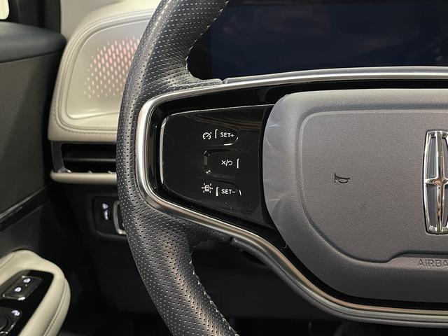 Lincoln Corsair 2023 2.0 T 2 WD — фото 16