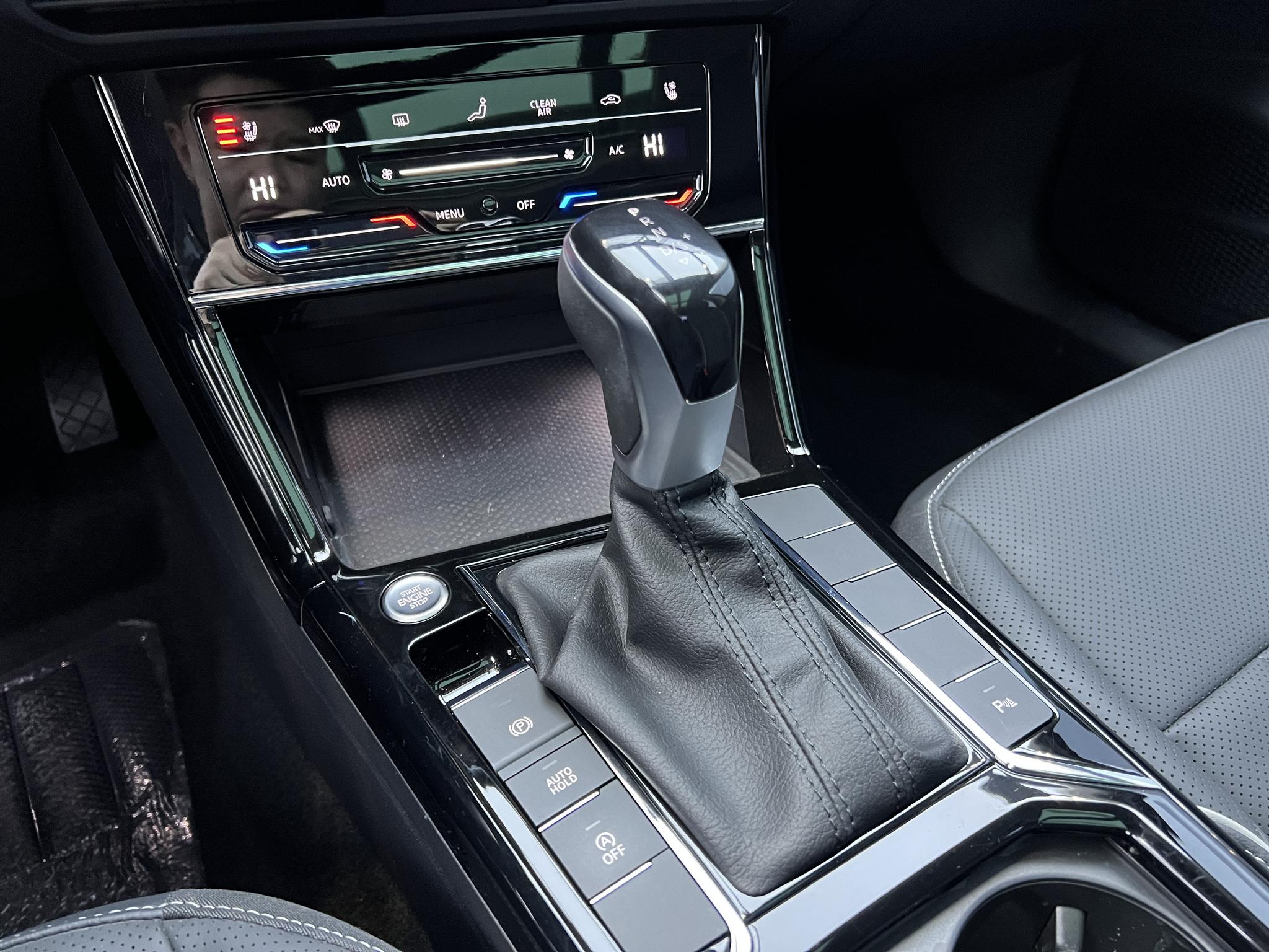 Volkswagen Passat 2024 380TSI