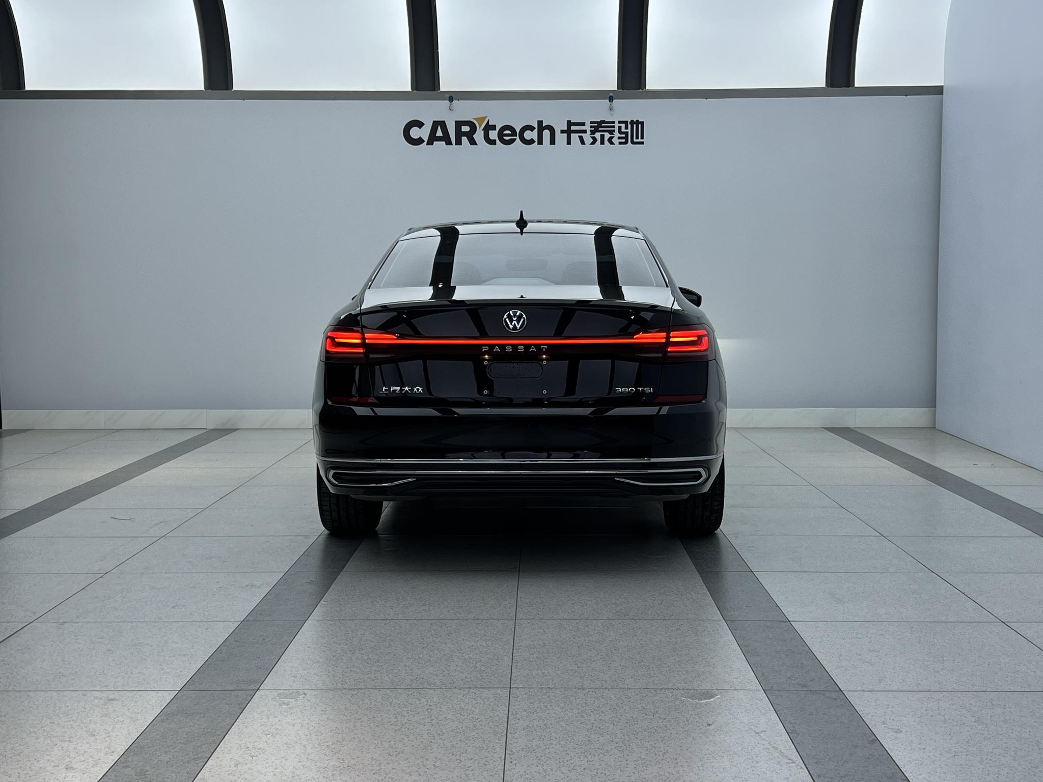 Volkswagen Passat 2024 380TSI