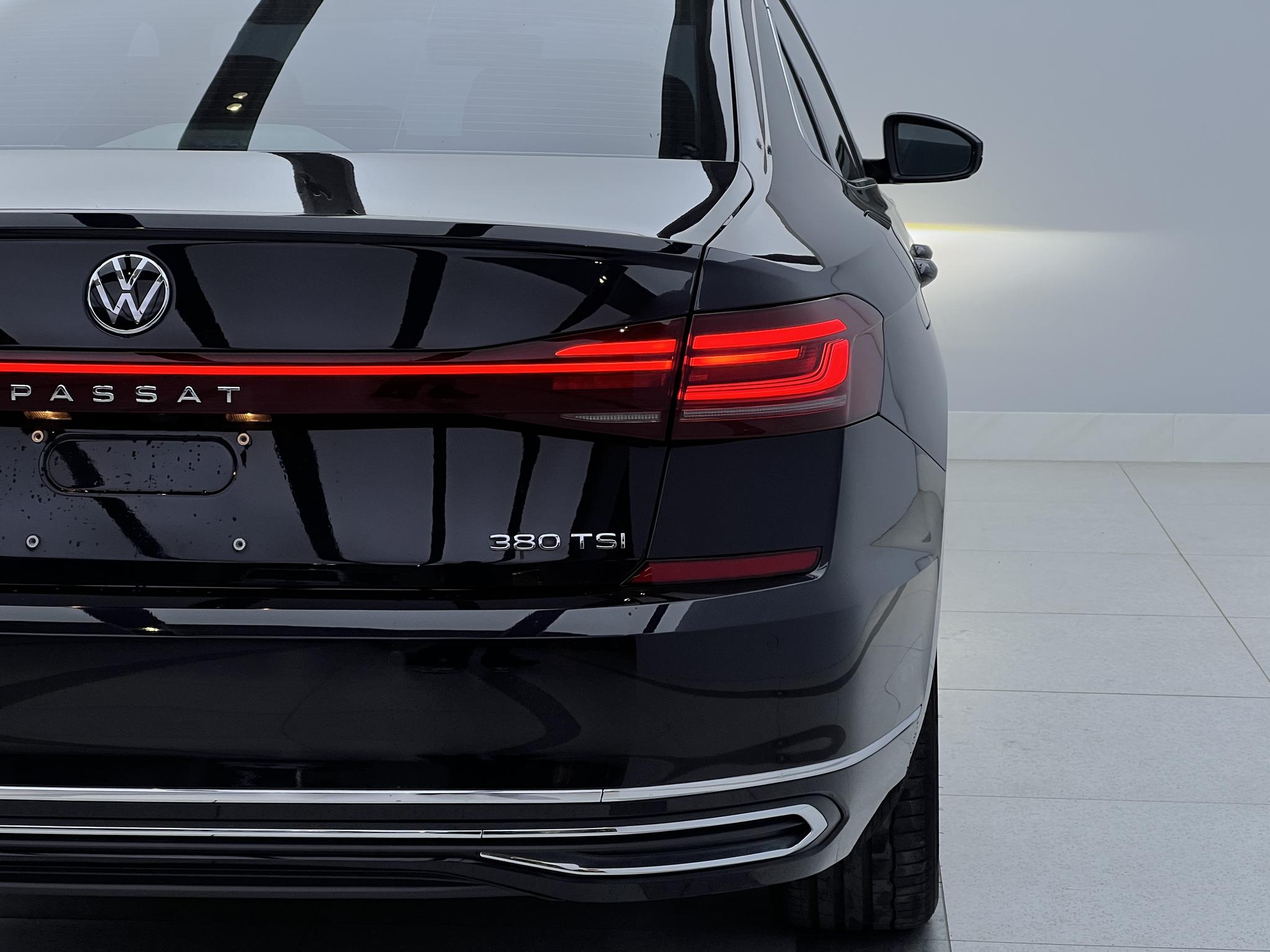 Volkswagen Passat 2024 380TSI